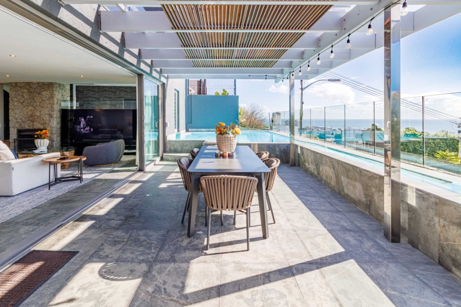 4 Bedroom Property for Sale in Green Point Western Cape